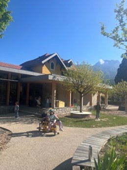 cour de l'école 01