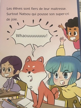 Page illustrée d’un livre jeunesse avec personnages en classe.