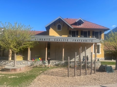 cour de l'école 02